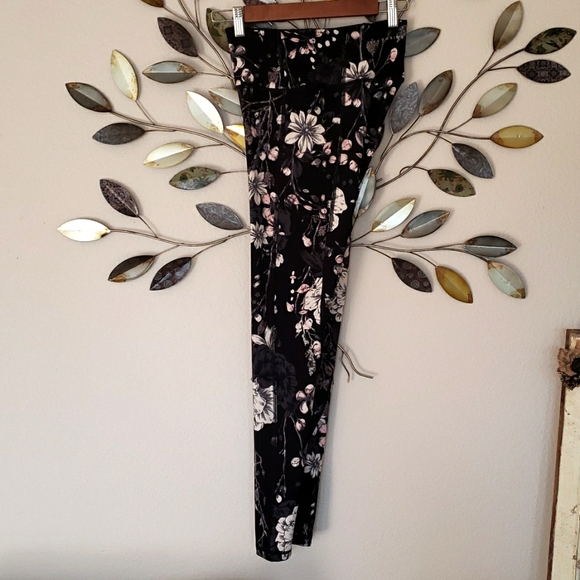 Victoria's Secret Floral Leggings Size 4 - Picture 6 of 7